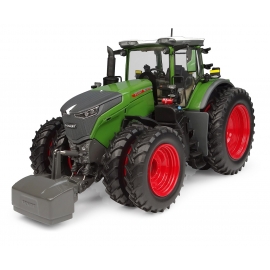 1:32 Scale Fendt 1052 Vario-US Version with Dual Crop Tyres