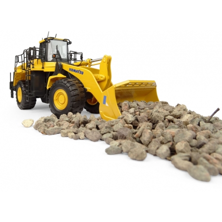 Komatsu WA600-8 Stone Handler